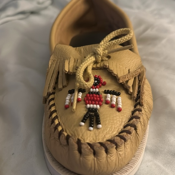 Tan beaded Minnetonka slip on moccasins - Picture 6 of 6
